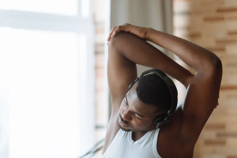 How Alcohol, Exercise, Sleep, and Stress Actually Interact With Hair Loss Medications
